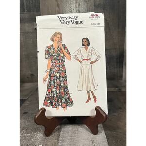 Very Easy Very Vogue 9312 Vintage Dress Pattern